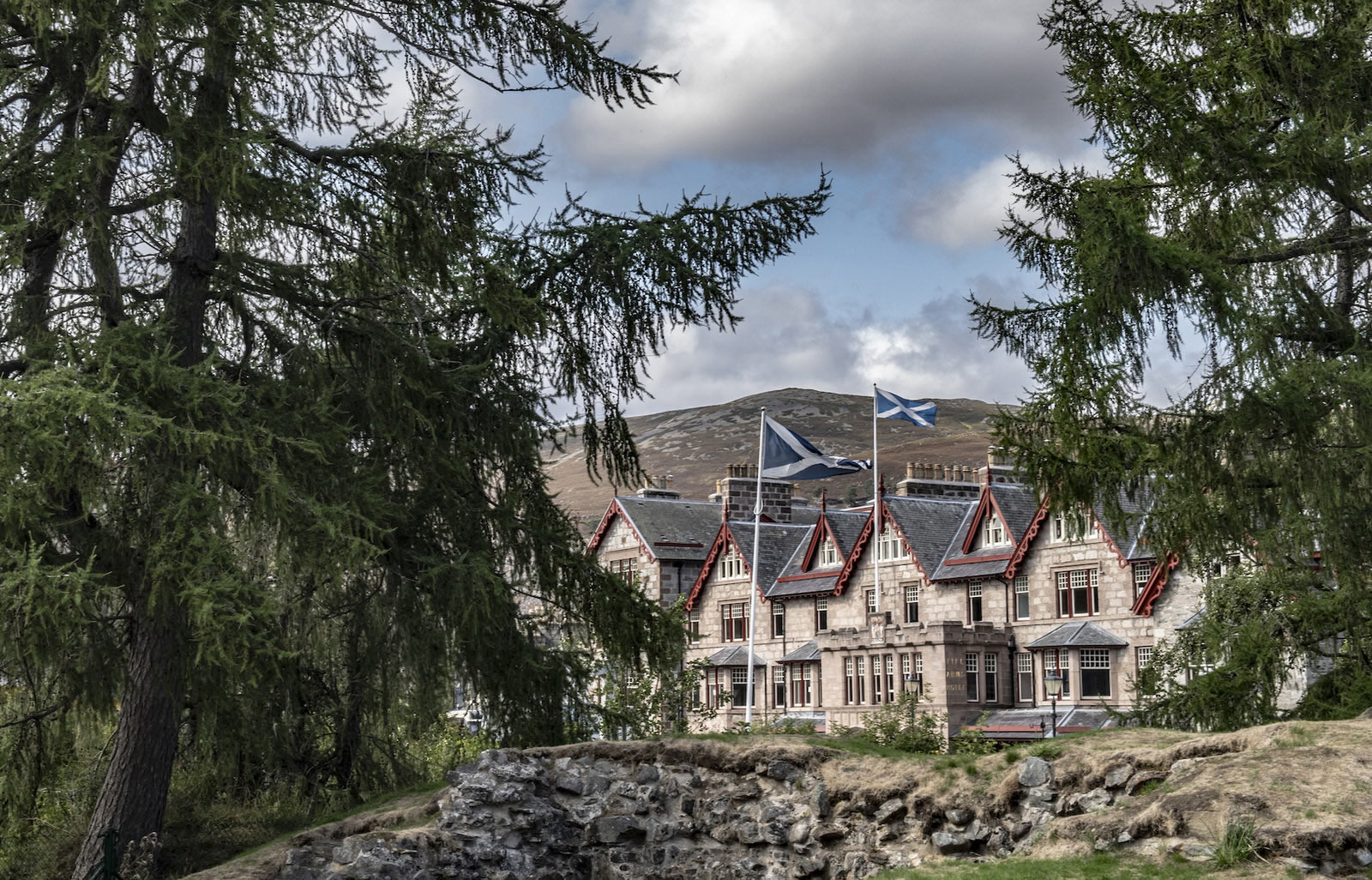 Braemar Landmark & History The Fife Arms 5 Star Hotel